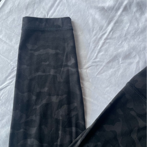 Lululemon Align Pant *Full Length 28"'
Sequoia Camo Print Deep Coal Black 6 - Picture 9 of 11